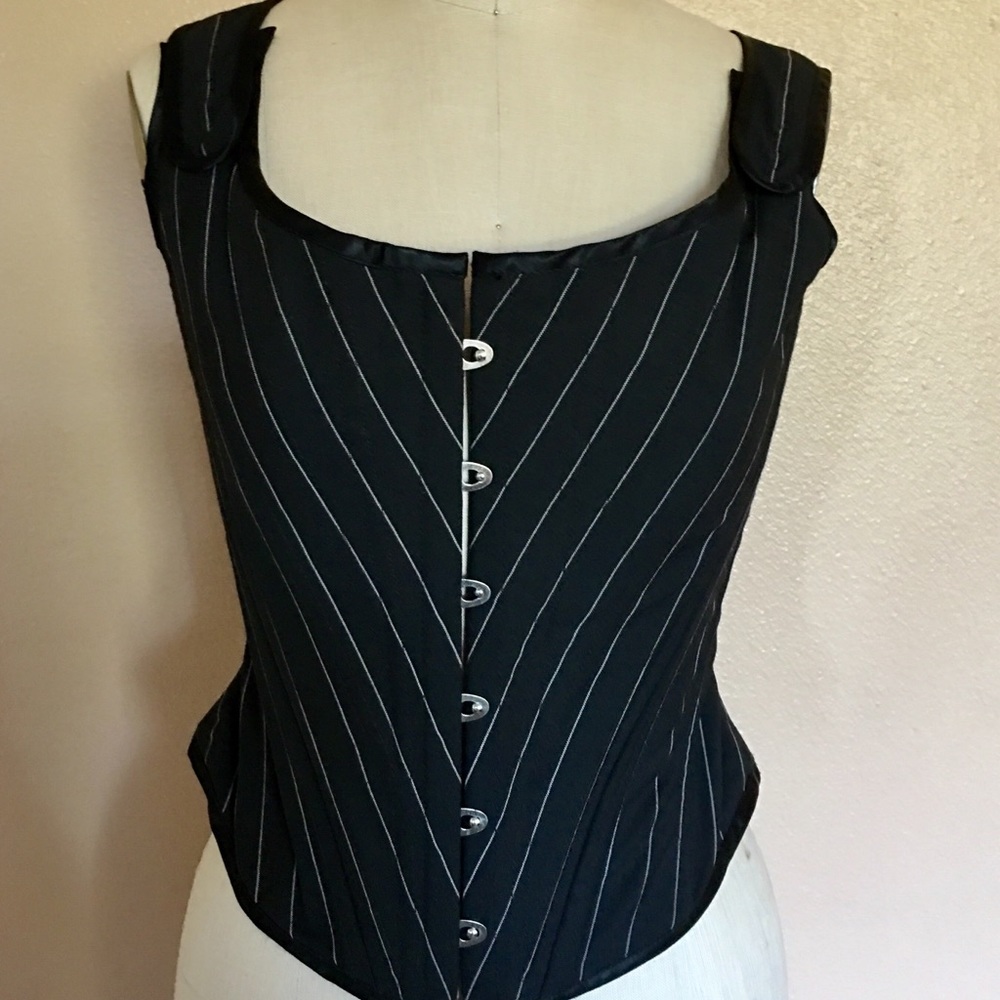 Corset - Picture 2 of 2